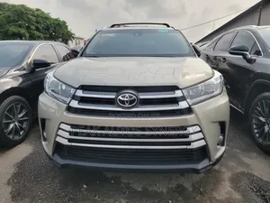 Toyota Highlander Limited Platinum V6 4x4 (3.5L 6cyl 6A) 2016 Gold