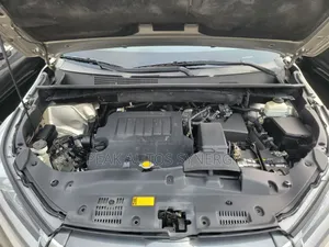 Toyota Highlander Limited Platinum V6 4x4 (3.5L 6cyl 6A) 2016 Gold