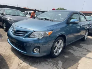 Toyota Corolla LE Special Edition 4dr Sedan (1.8L 4cyl 4A) 2013 Blue