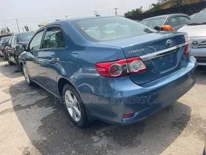Toyota Corolla LE Special Edition 4dr Sedan (1.8L 4cyl 4A) 2013 Blue