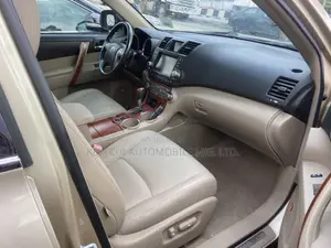 Toyota Highlander Limited 4x4 2009 Gold