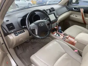 Toyota Highlander Limited 4x4 2009 Gold