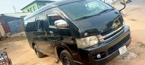 Toyota HiAce 2018 Black