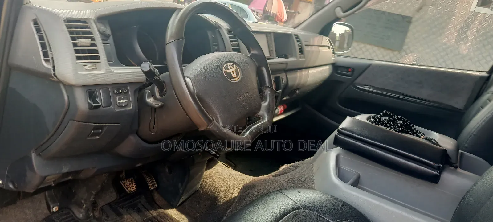 Toyota HiAce 2018 Black
