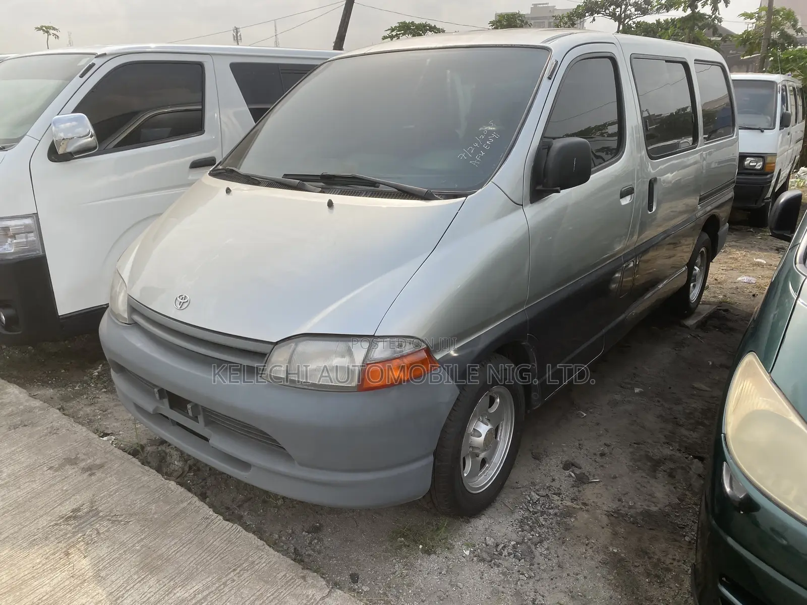 Toyota HiAce 2005 Grey