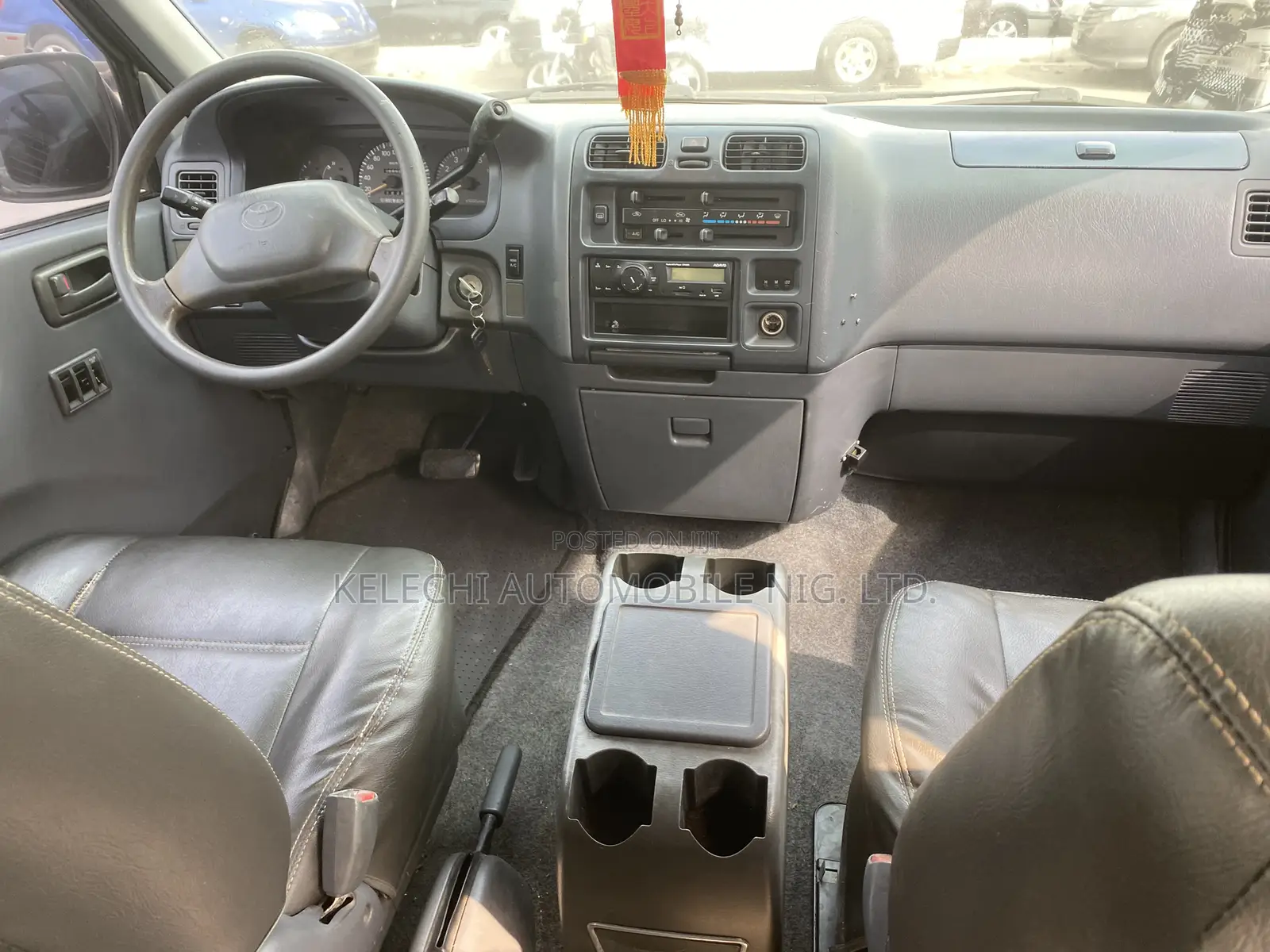 Toyota HiAce 2005 Grey