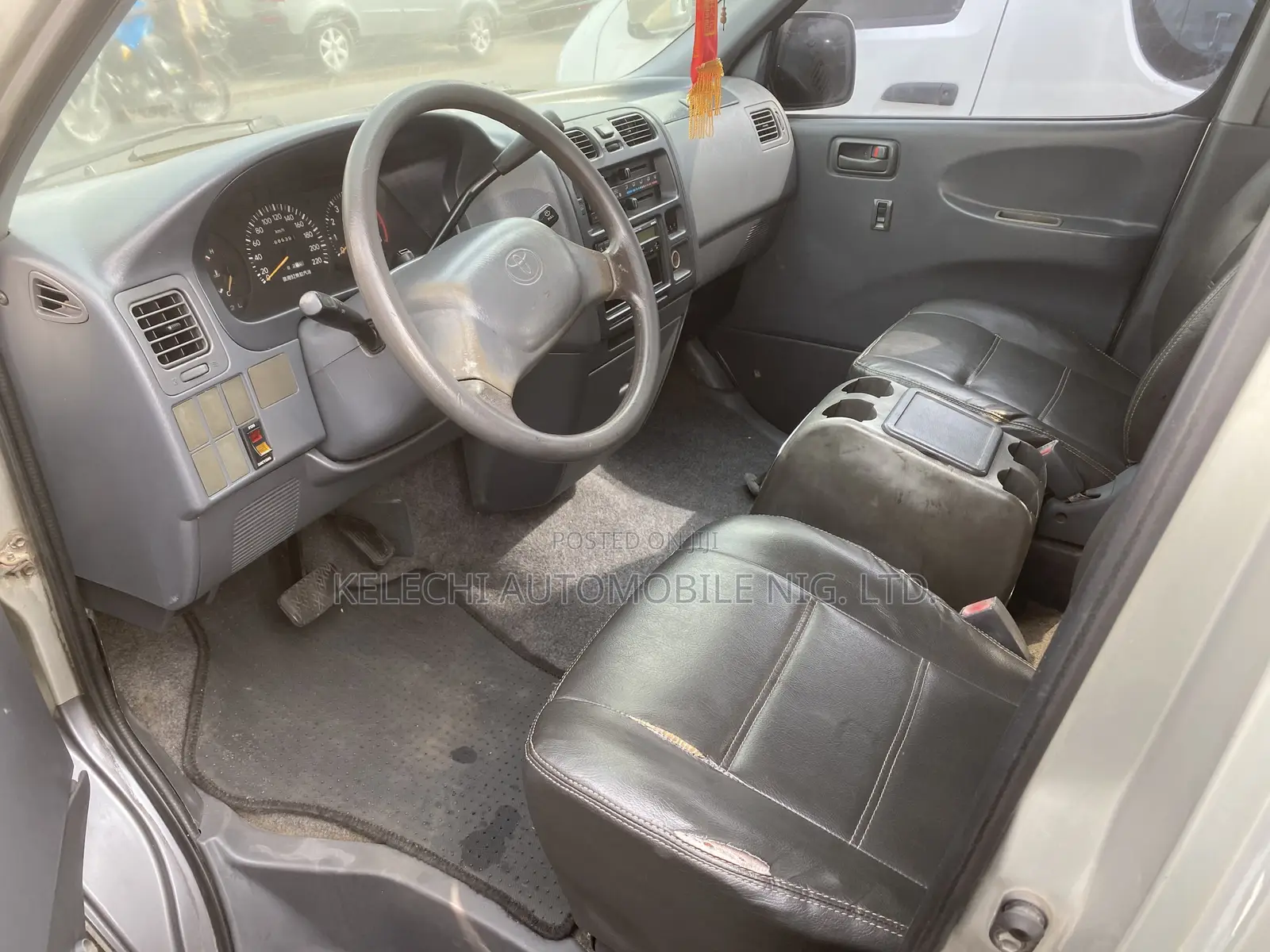 Toyota HiAce 2005 Grey