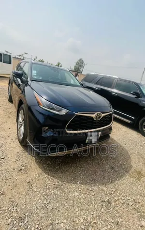 Toyota Highlander Platinum FWD 2024 Blue