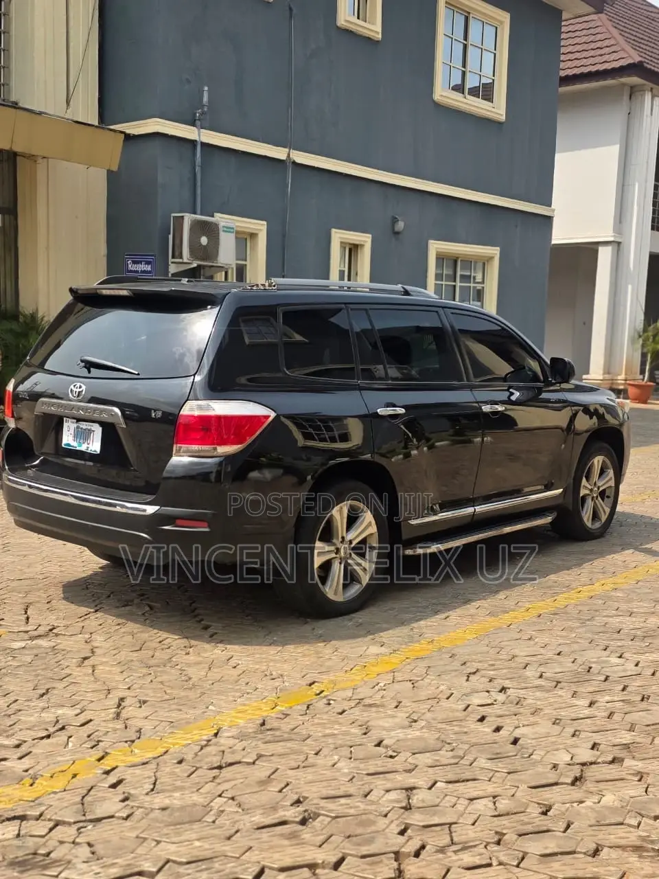 Toyota Highlander Limited 2010 Black