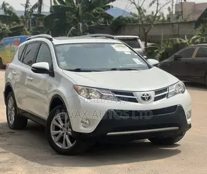 Toyota RAV4 XLE 4dr SUV AWD (2.5L 4cyl 6A) 2014 White