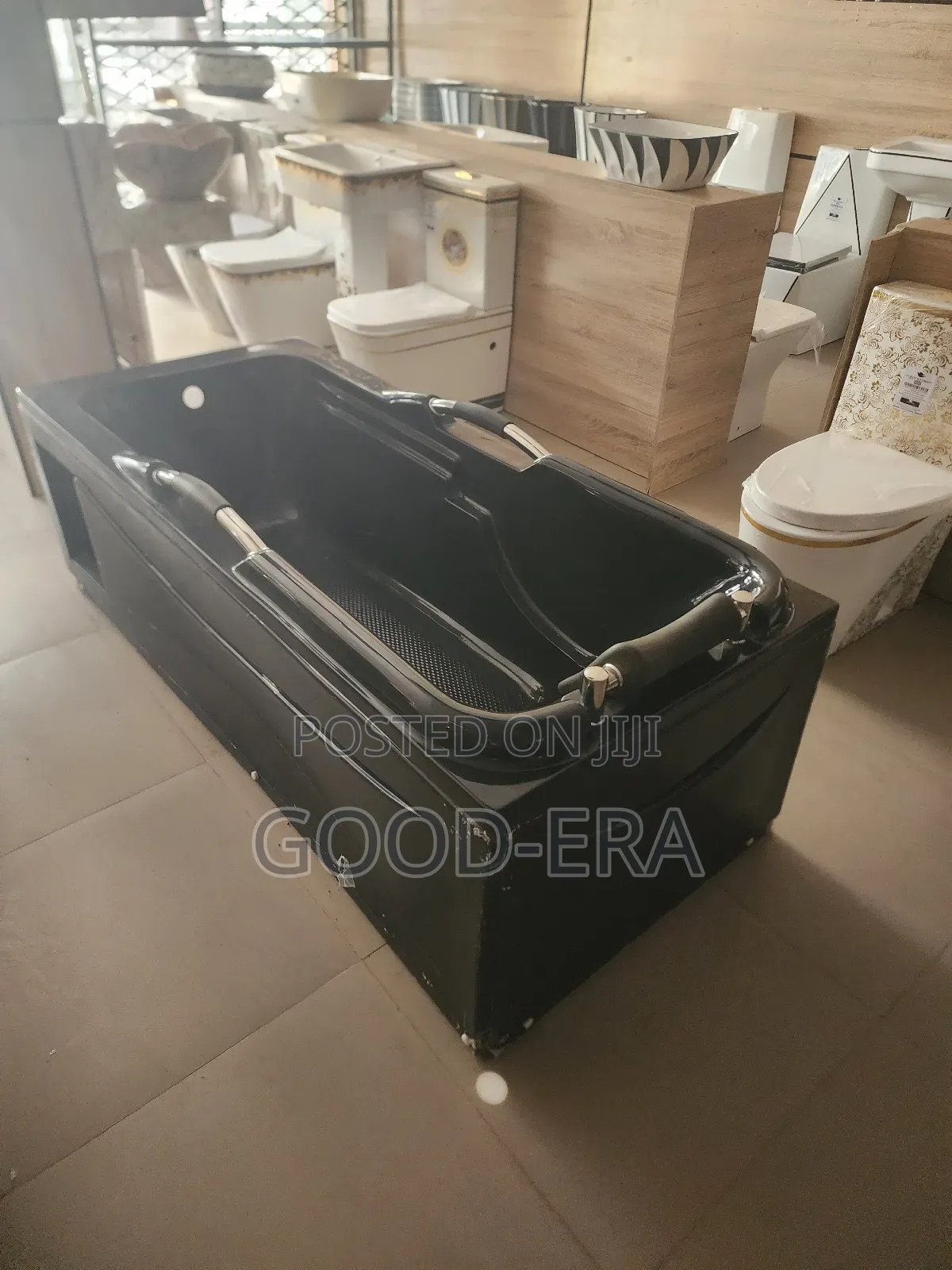 Black Bath Tub