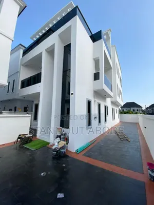 6bdrm Duplex in In A Secure Estate for sale