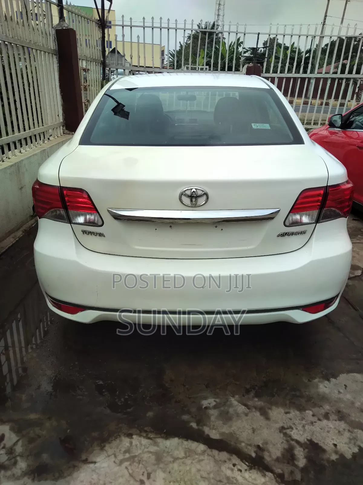 Toyota Avensis 2013 White