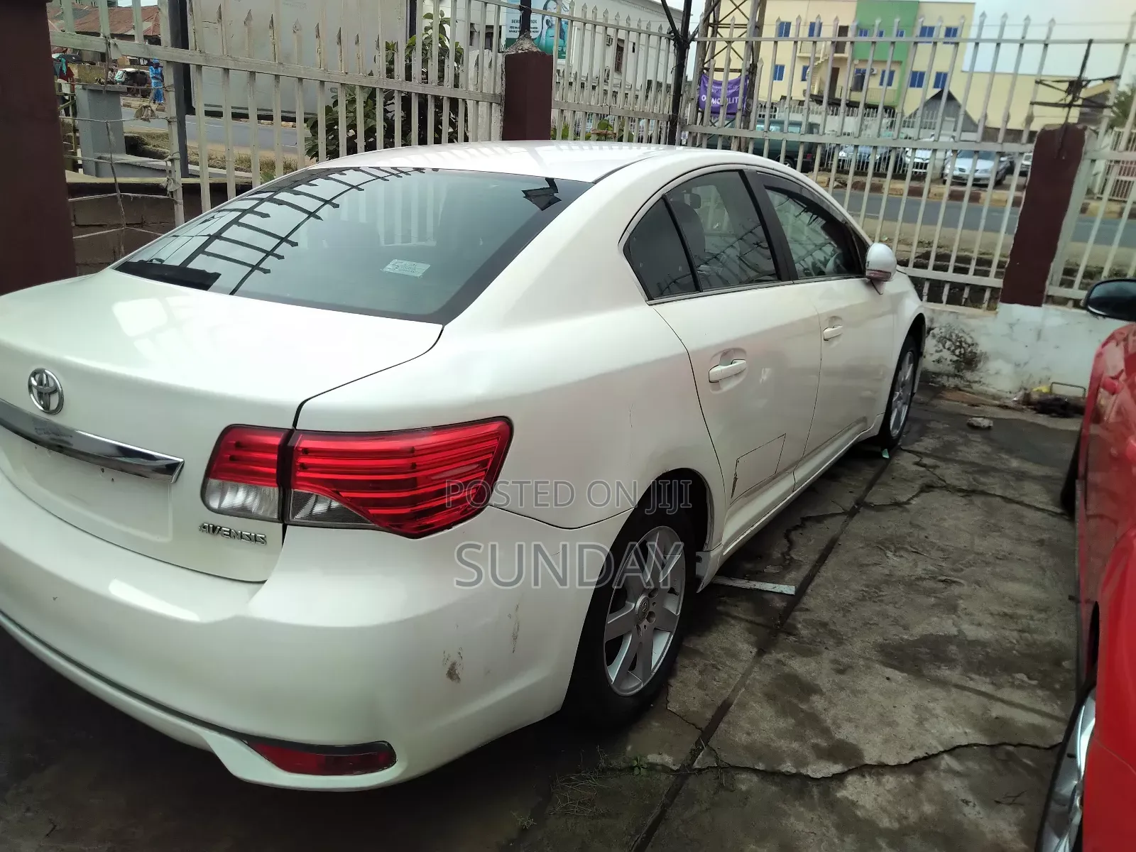Toyota Avensis 2013 White