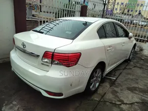 Toyota Avensis 2013 White