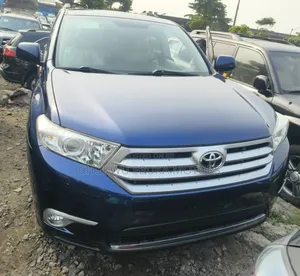 Toyota Highlander Limited 3.5L 2WD 2013 Blue