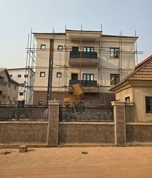 3bdrm Block of Flats in Mabushi for sale