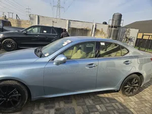 Lexus IS 2009 Blue