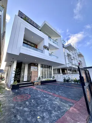 6bdrm Duplex in Chevron for sale