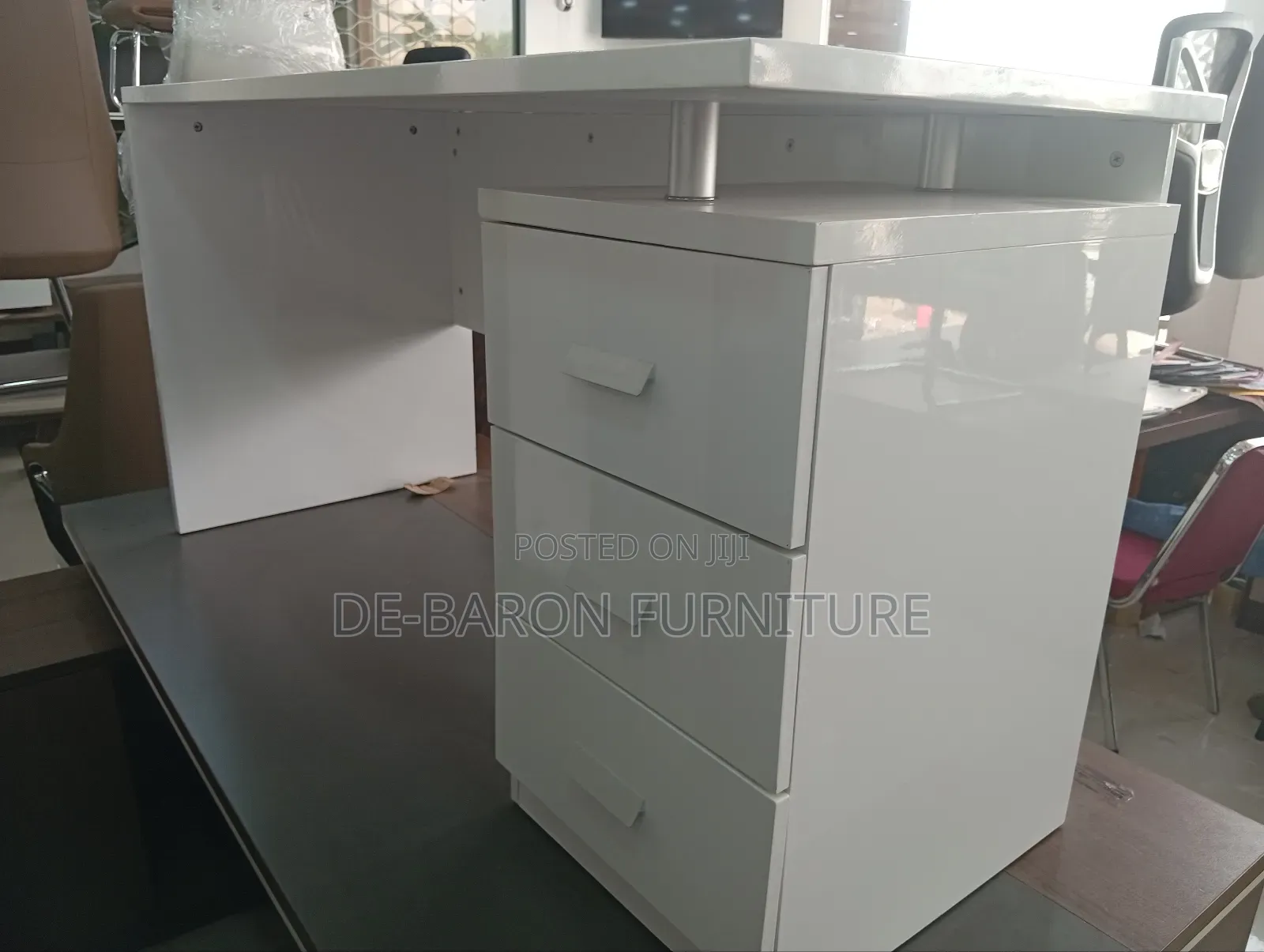 Office White Executive Table 1.4miter