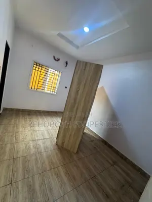 1bdrm Apartment in Oluyole for rent