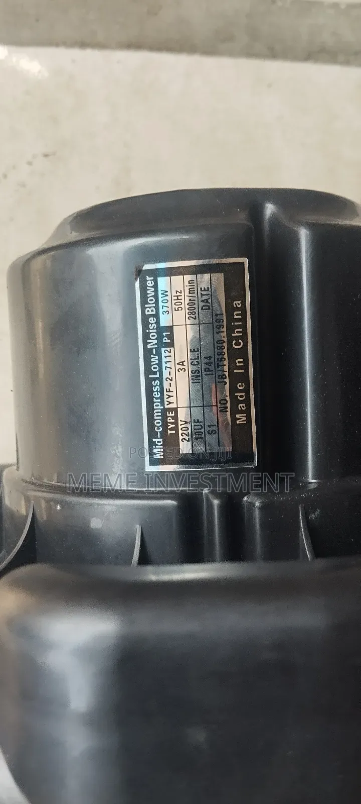 Mid-Compress Low-Noise Blower