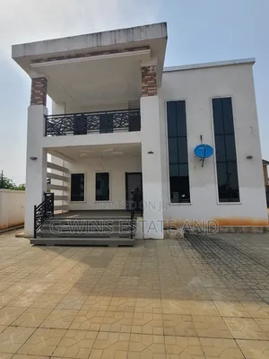 5bdrm Duplex in Okhuoromi Off, Benin City for sale