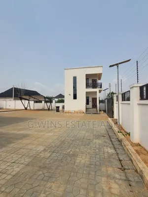 5bdrm Duplex in Okhuoromi Off, Benin City for sale