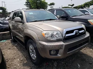 Toyota 4-Runner Limited 2008 Gold