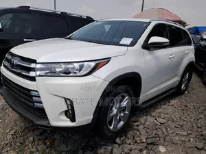 Toyota Highlander Limited 4dr SUV AWD (3.5L 6cyl 6A) 2015 White
