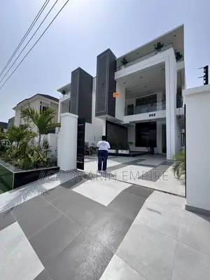 5bdrm Duplex in Chevron, Ikota for sale