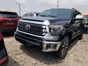 Toyota Sequoia Platinum 4dr SUV 4WD (5.7L 8cyl 6A) 2016 Black