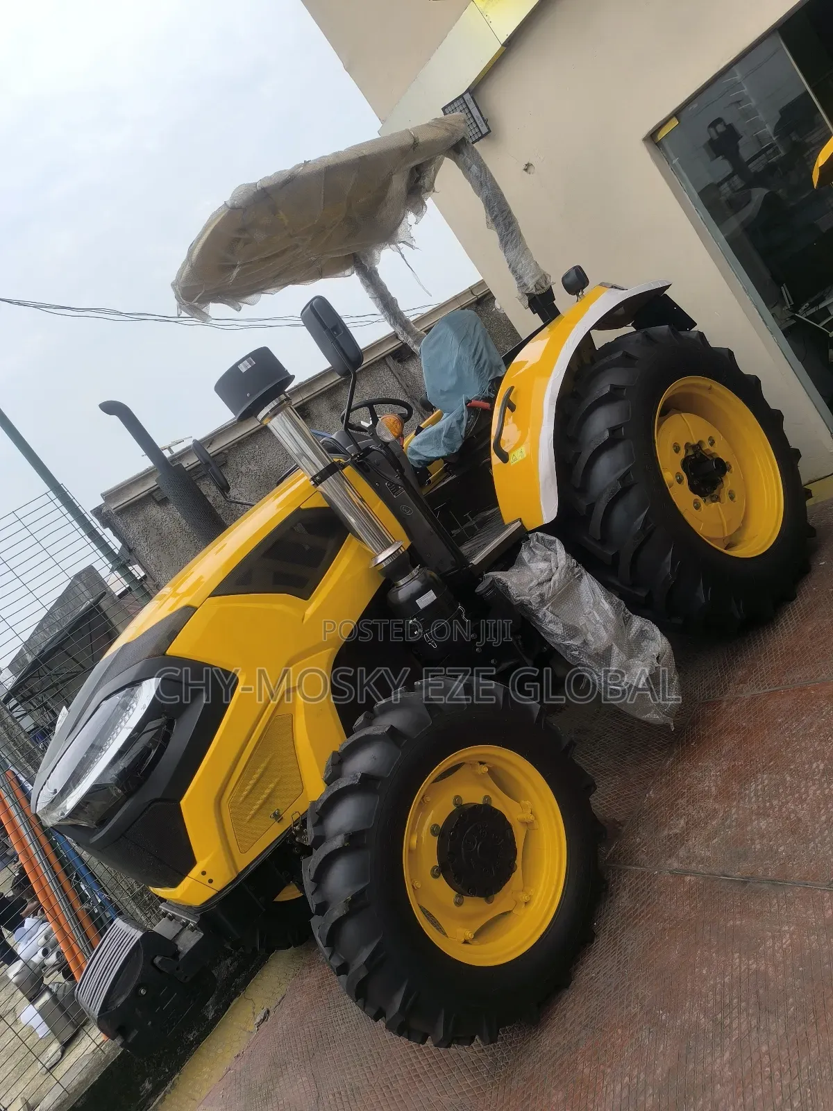 Multifunctional Tractor (4wd/110hp)