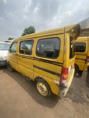 Volkswagen Transporter 1998 Yellow
