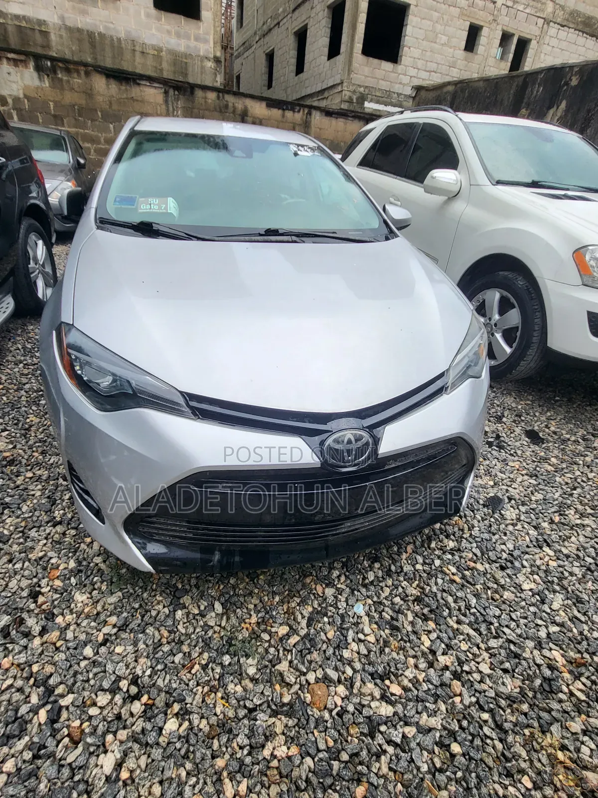 Toyota Corolla LE (1.8L 4cyl 2A) 2018 Silver