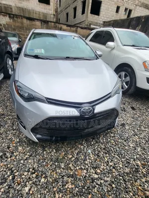 Toyota Corolla LE (1.8L 4cyl 2A) 2018 Silver