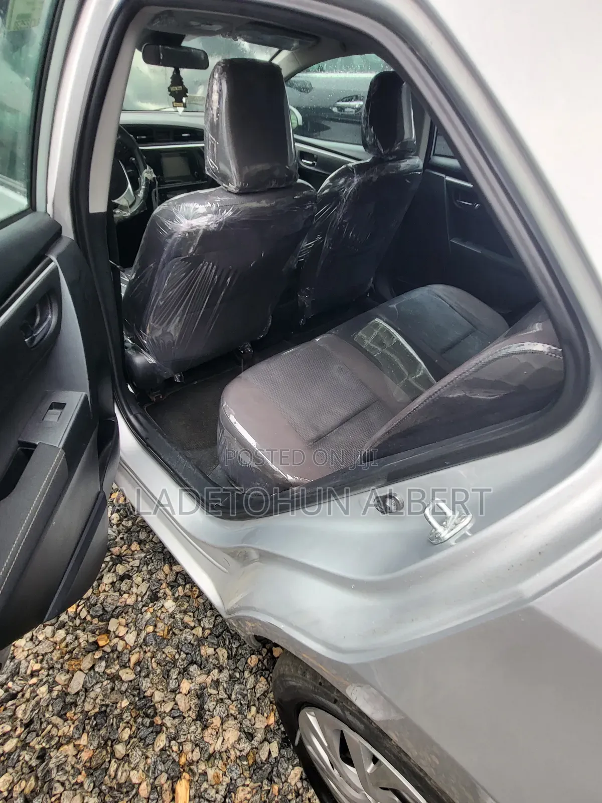 Toyota Corolla LE (1.8L 4cyl 2A) 2018 Silver
