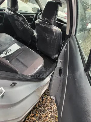 Toyota Corolla LE (1.8L 4cyl 2A) 2018 Silver