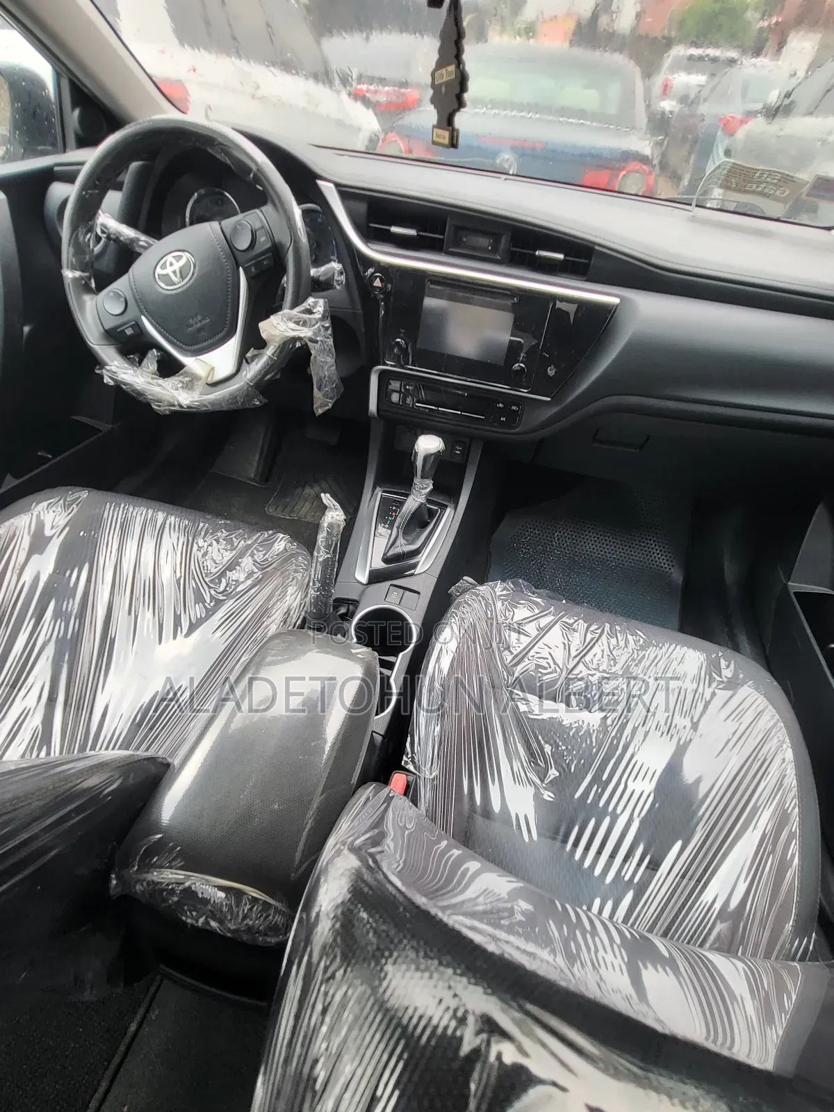 Toyota Corolla LE (1.8L 4cyl 2A) 2018 Silver