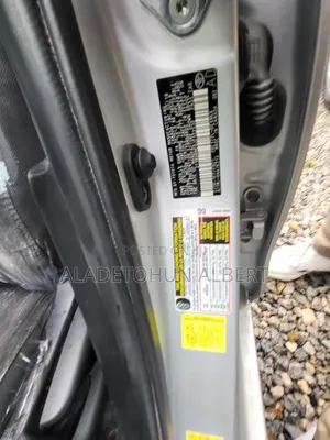 Toyota Corolla LE (1.8L 4cyl 2A) 2018 Silver