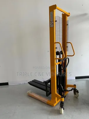 High Quality 2 Tons Stacker Truck Hydraulic Manual Forklift