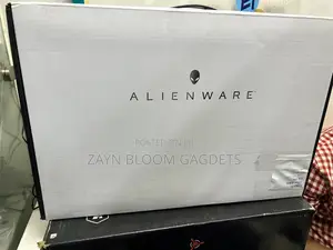 New Laptop Dell Allienware M18 R1 64GB Intel Core I9 SSD 2T