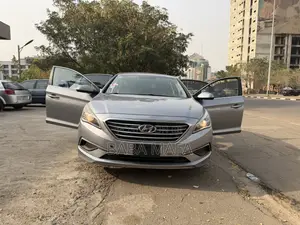 Hyundai Sonata Sport 2.0T Sedan FWD (2.0L 4cyl 6A) 2017 Blue
