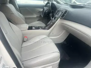 Toyota Venza V6 AWD 2010 White