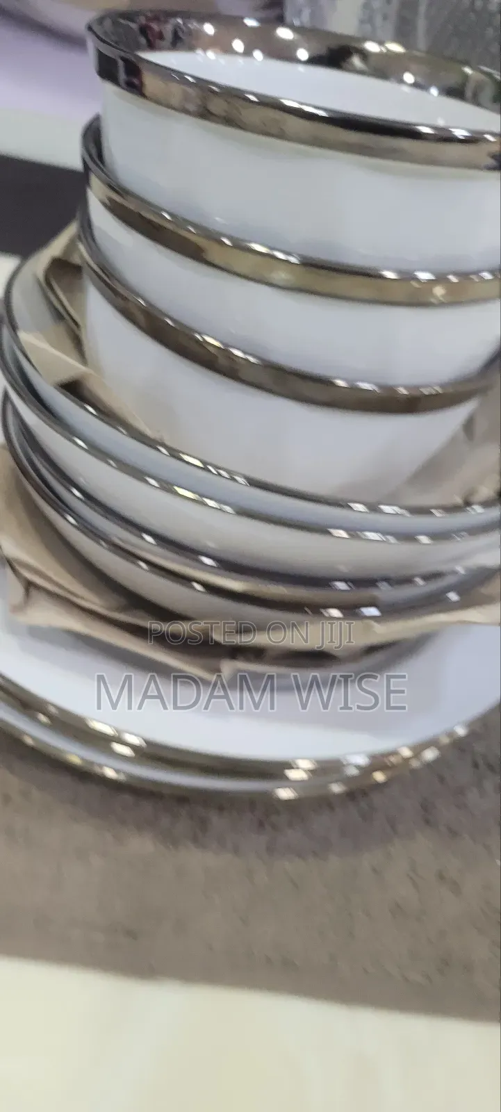 Dish . High Quality (Ceramic )