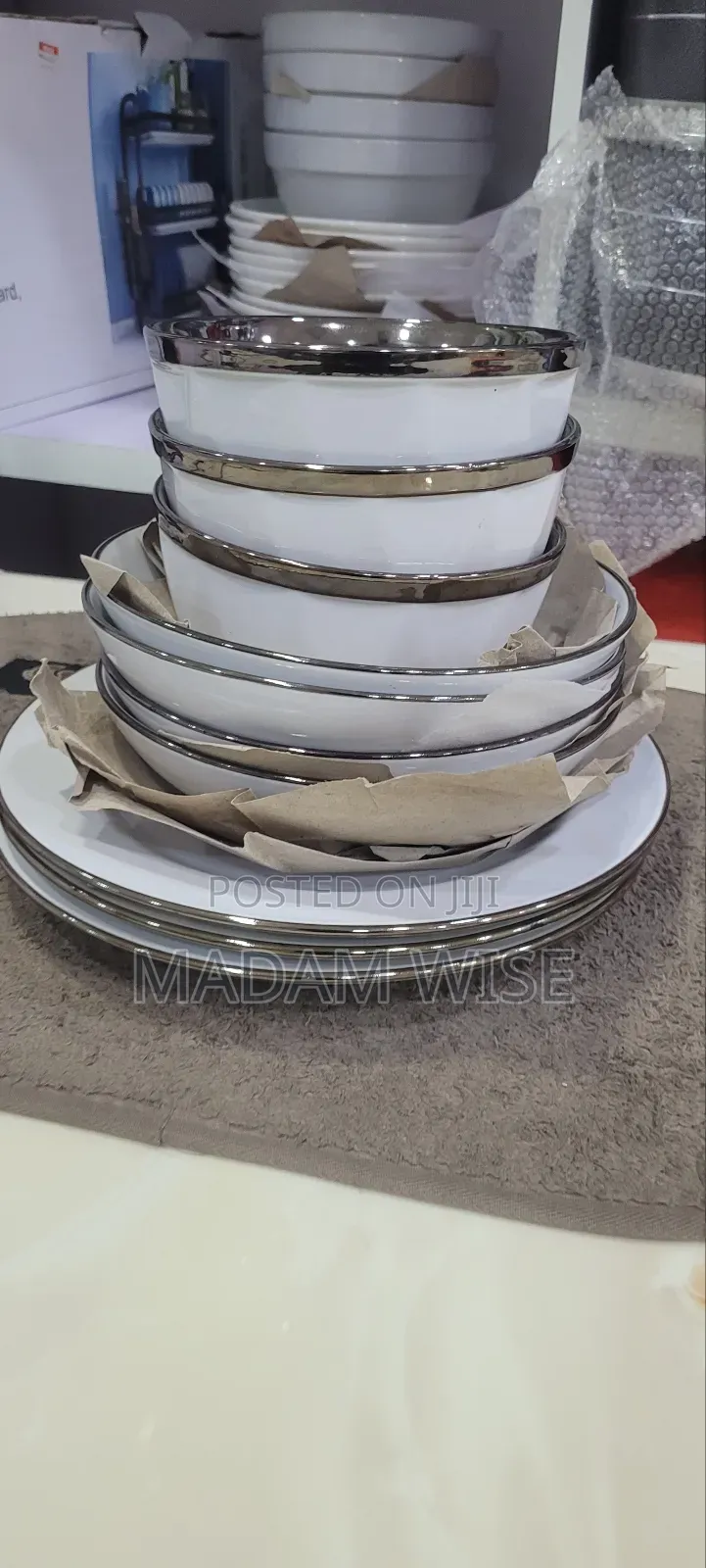 Dish . High Quality (Ceramic )