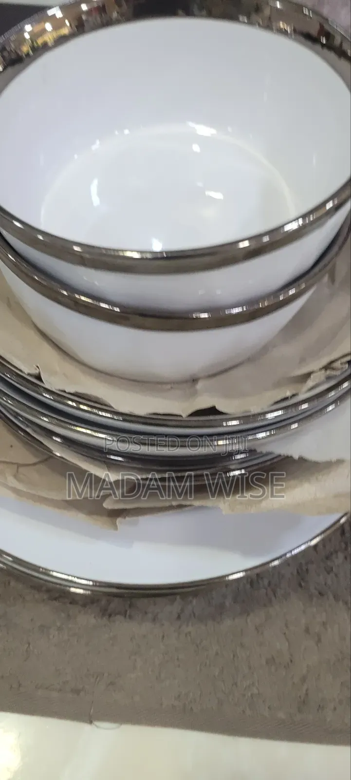 Dish . High Quality (Ceramic )