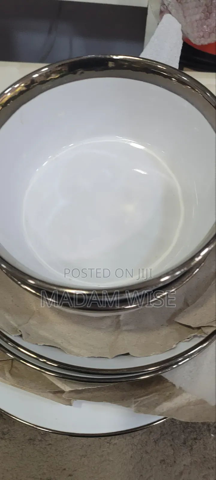 Dish . High Quality (Ceramic )