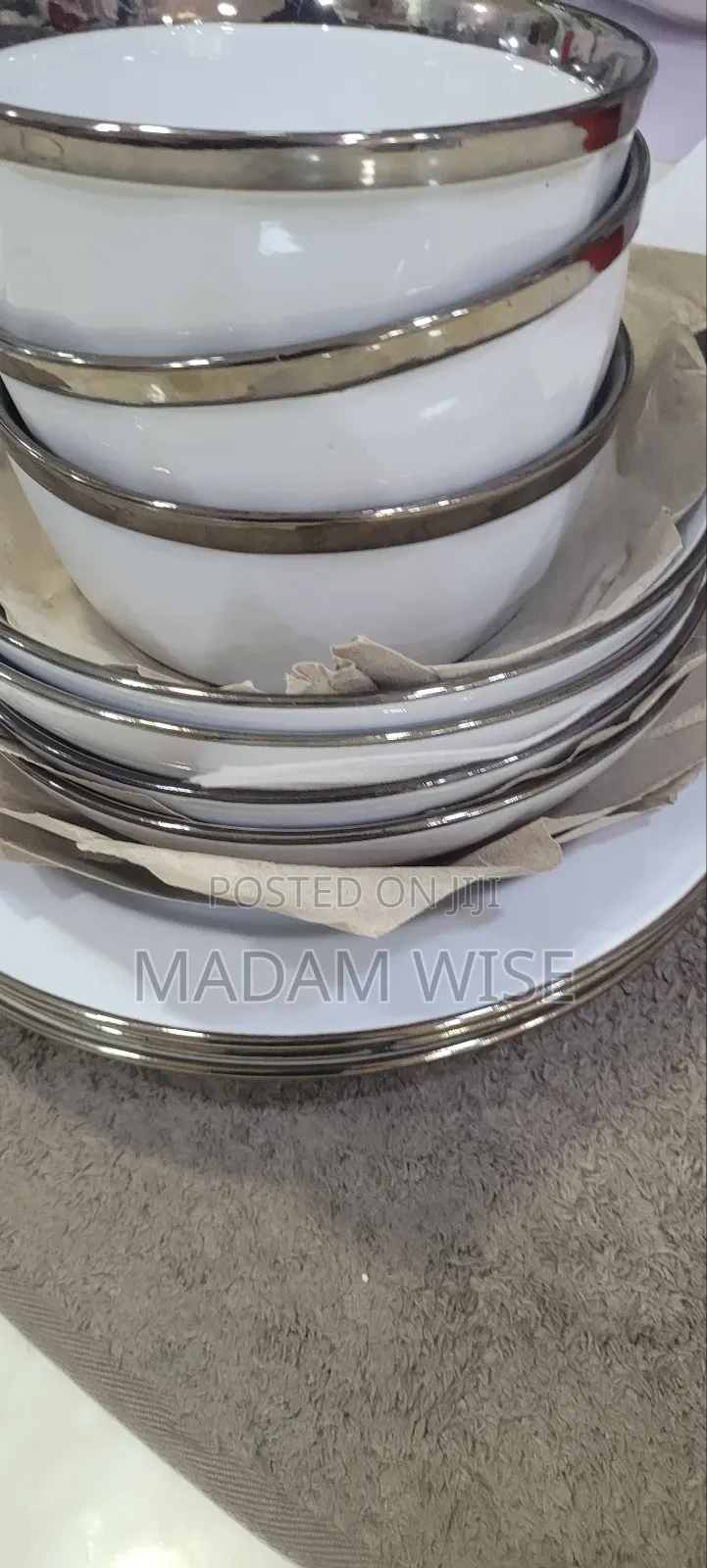 Dish . High Quality (Ceramic )
