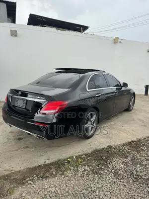 Mercedes-Benz E300 2016 Black